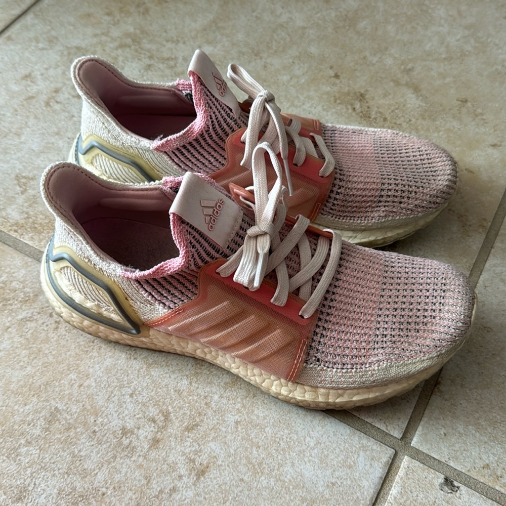 Adidas ultraboosts size 7.5 women’s